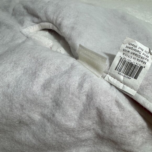 Mini Red & White Velvet Christmas Tree Skirt With Hook & Loop Closure - Picture 4 of 7